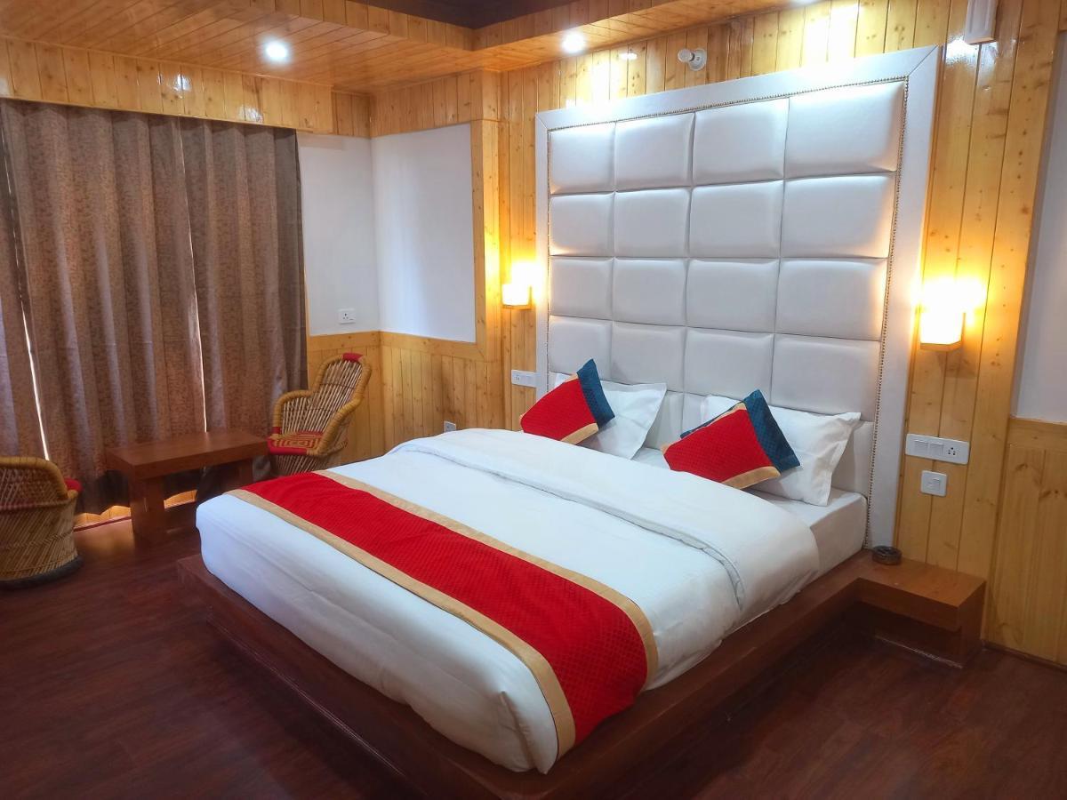 Humble Holiday Inn Kufri Simla Eksteriør billede