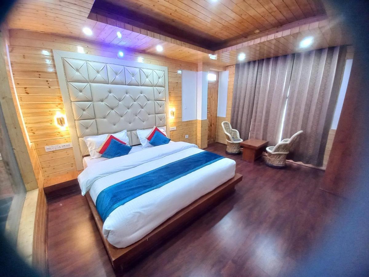Humble Holiday Inn Kufri Simla Eksteriør billede