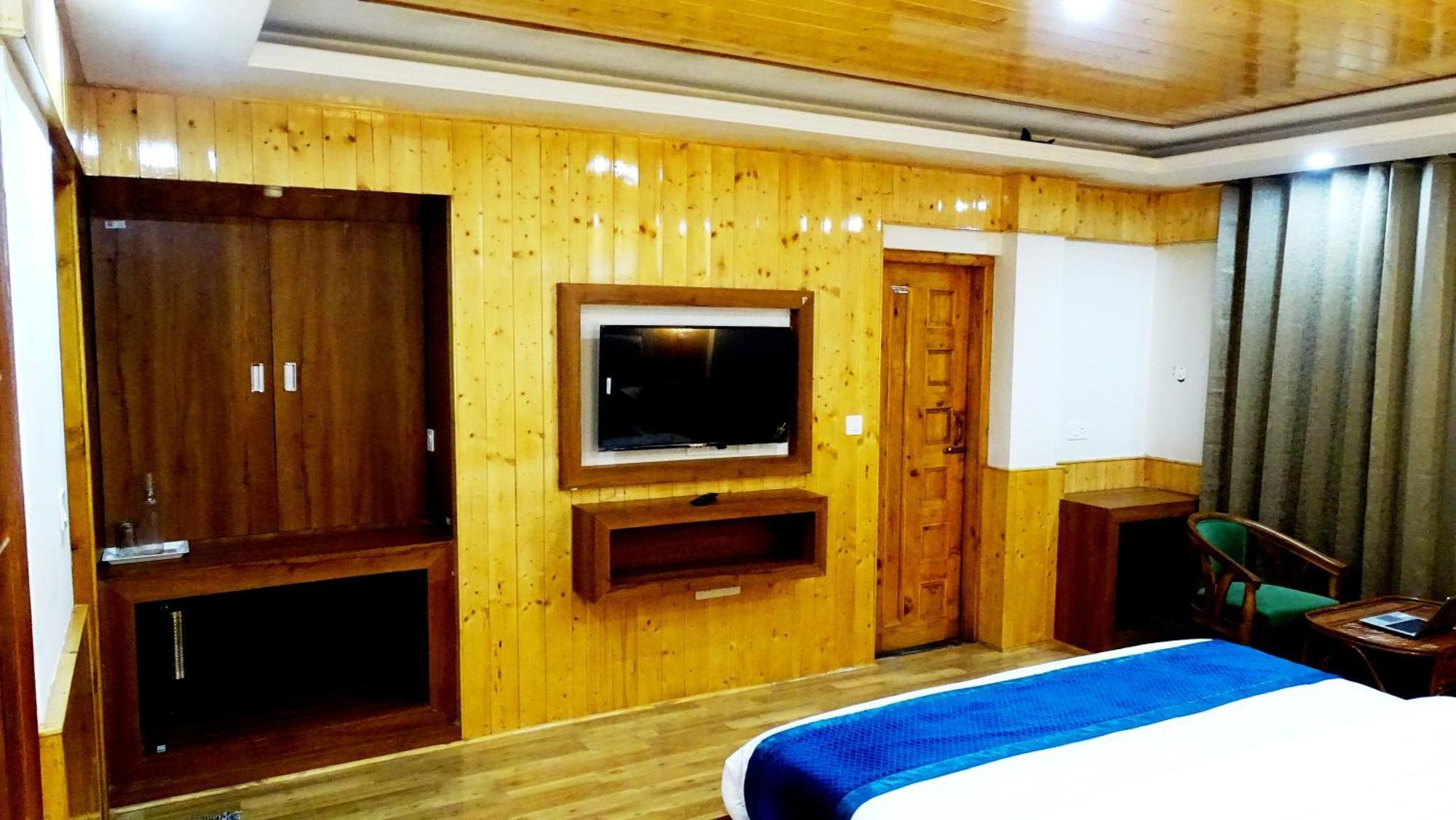 Humble Holiday Inn Kufri Simla Eksteriør billede