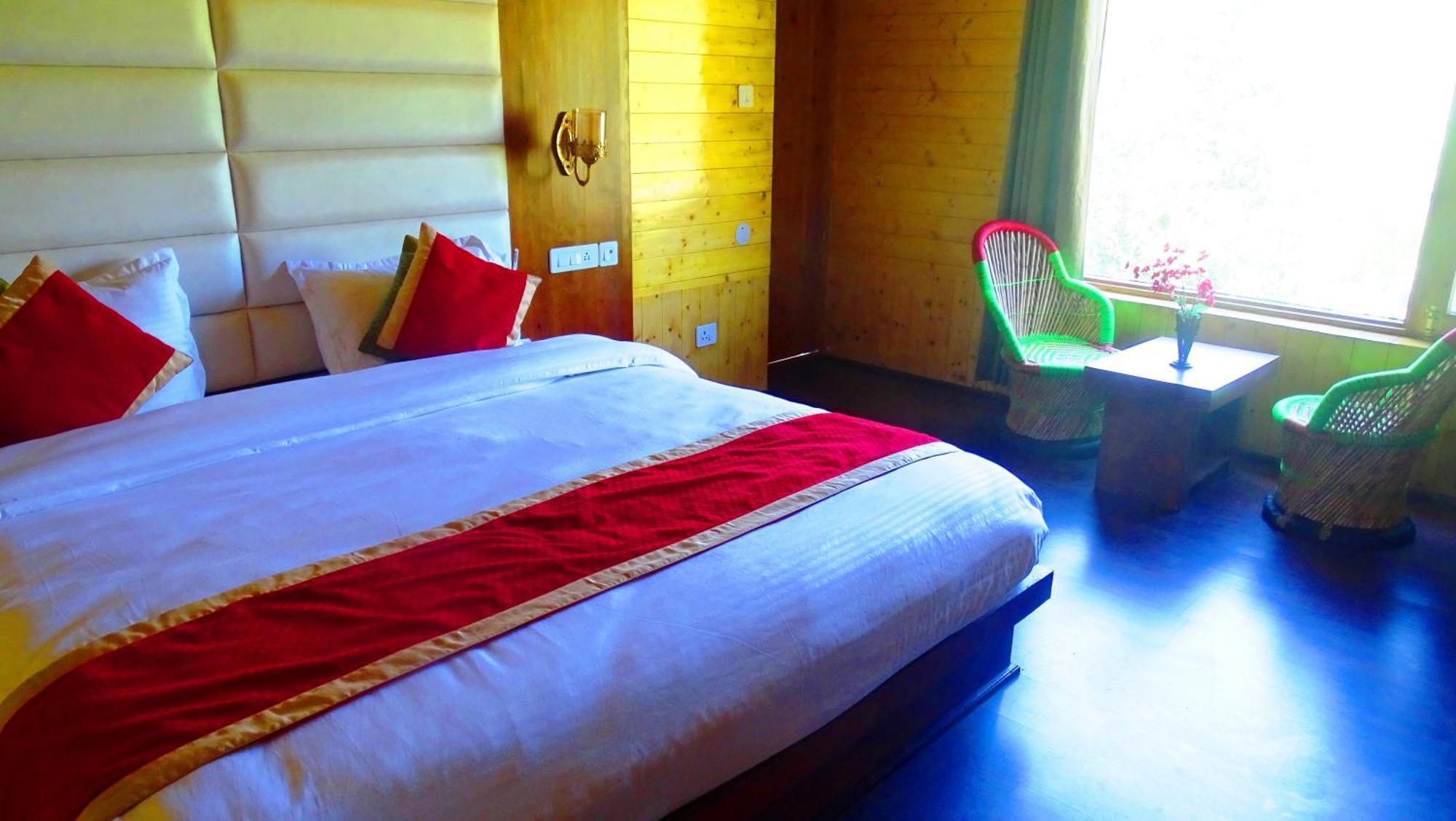 Humble Holiday Inn Kufri Simla Eksteriør billede