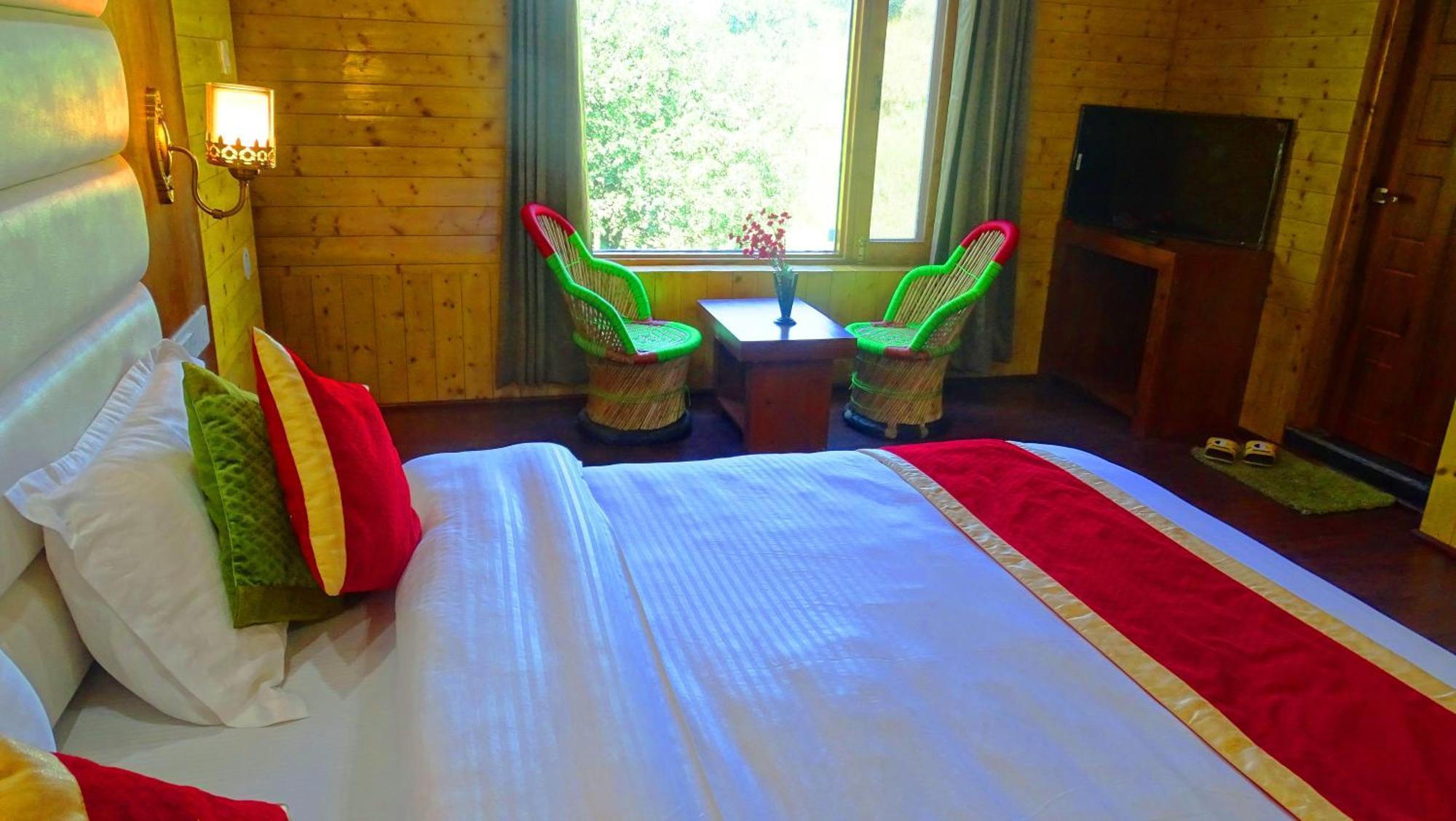 Humble Holiday Inn Kufri Simla Eksteriør billede
